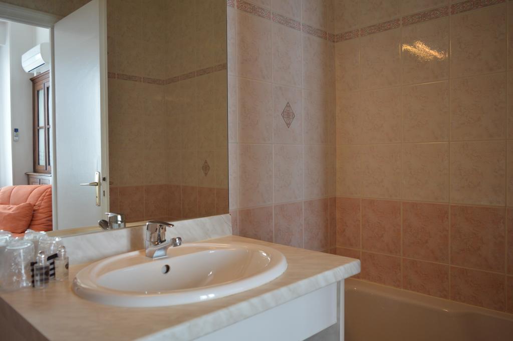 Hotel De La Paix Oloron-Sainte-Marie Luaran gambar