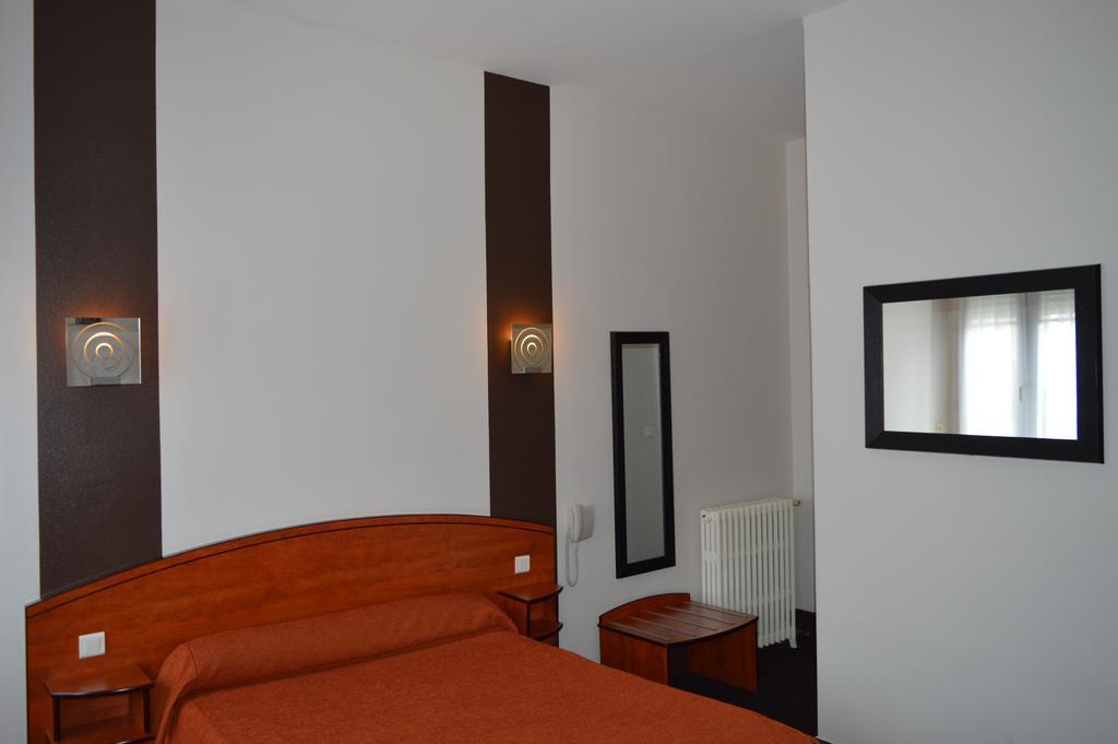 Hotel De La Paix Oloron-Sainte-Marie Luaran gambar